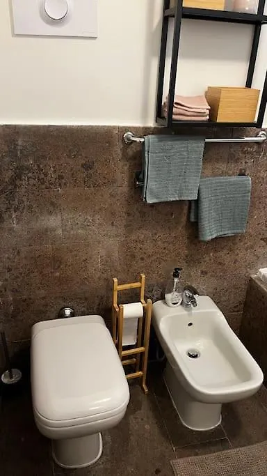Apartment Appartamento In Centro A Milano Italy